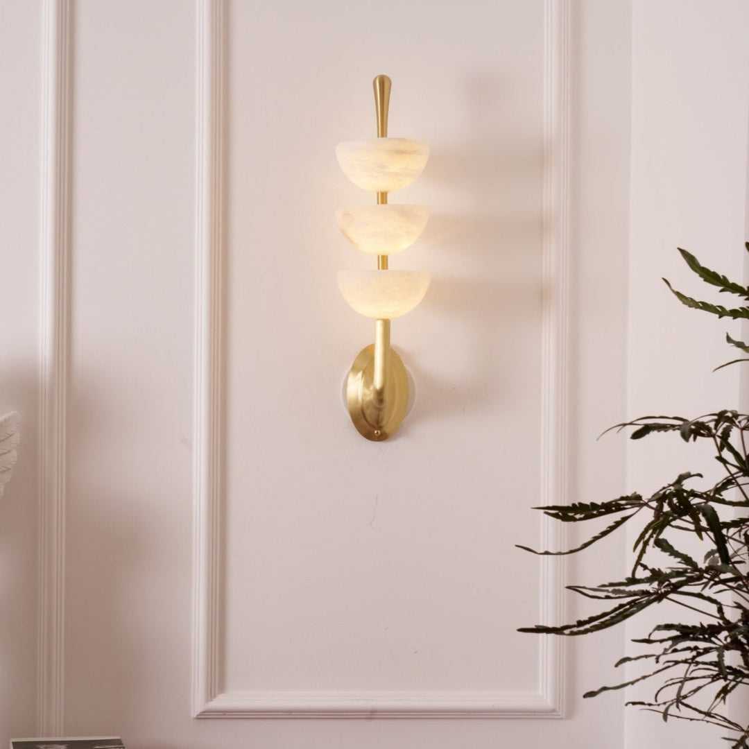 Triple Alabaster Vägglampa