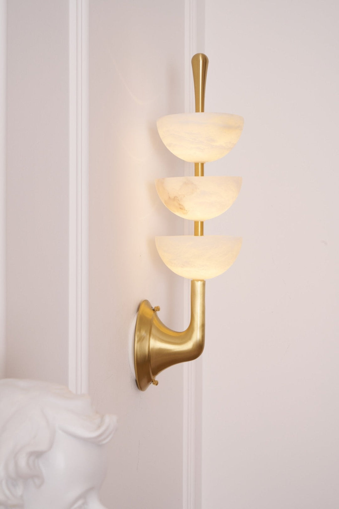 Triple Alabaster Vägglampa