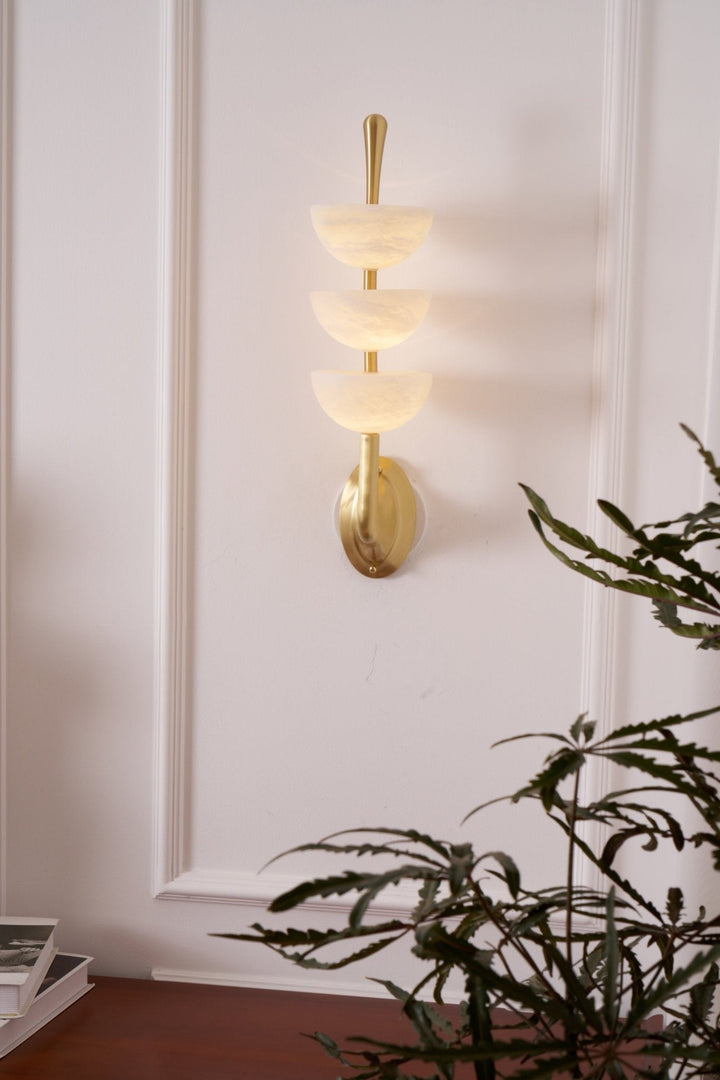 Triple Alabaster Vägglampa