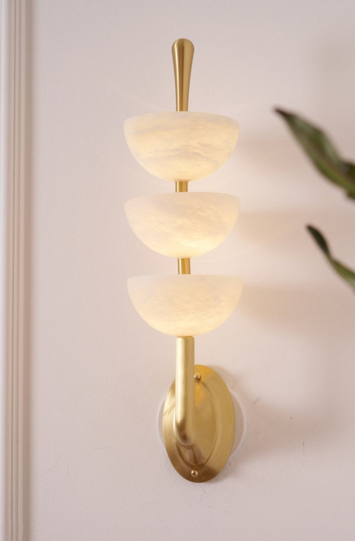 Triple Alabaster Vägglampa