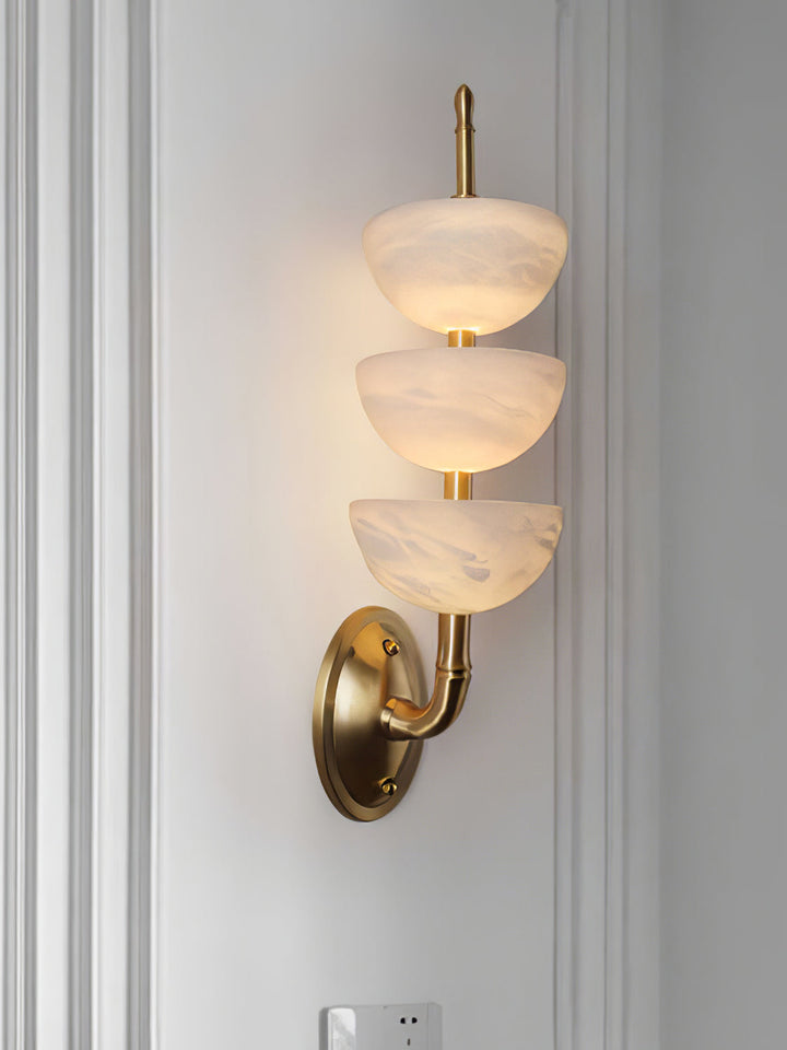 Triple Alabaster Vägglampa