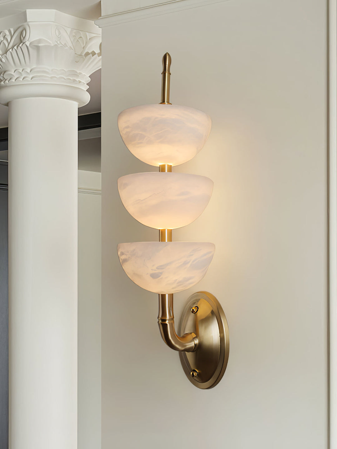 Triple Alabaster Vägglampa