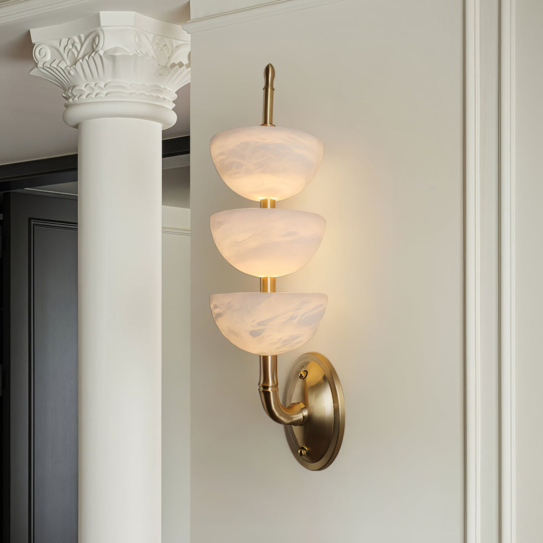 Triple Alabaster Vägglampa