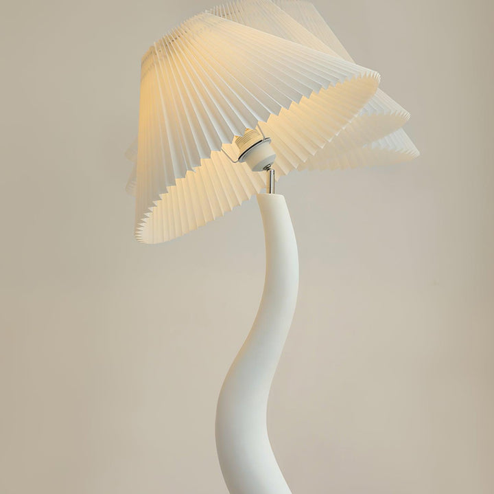 Vridna Plisserad Golvlampa