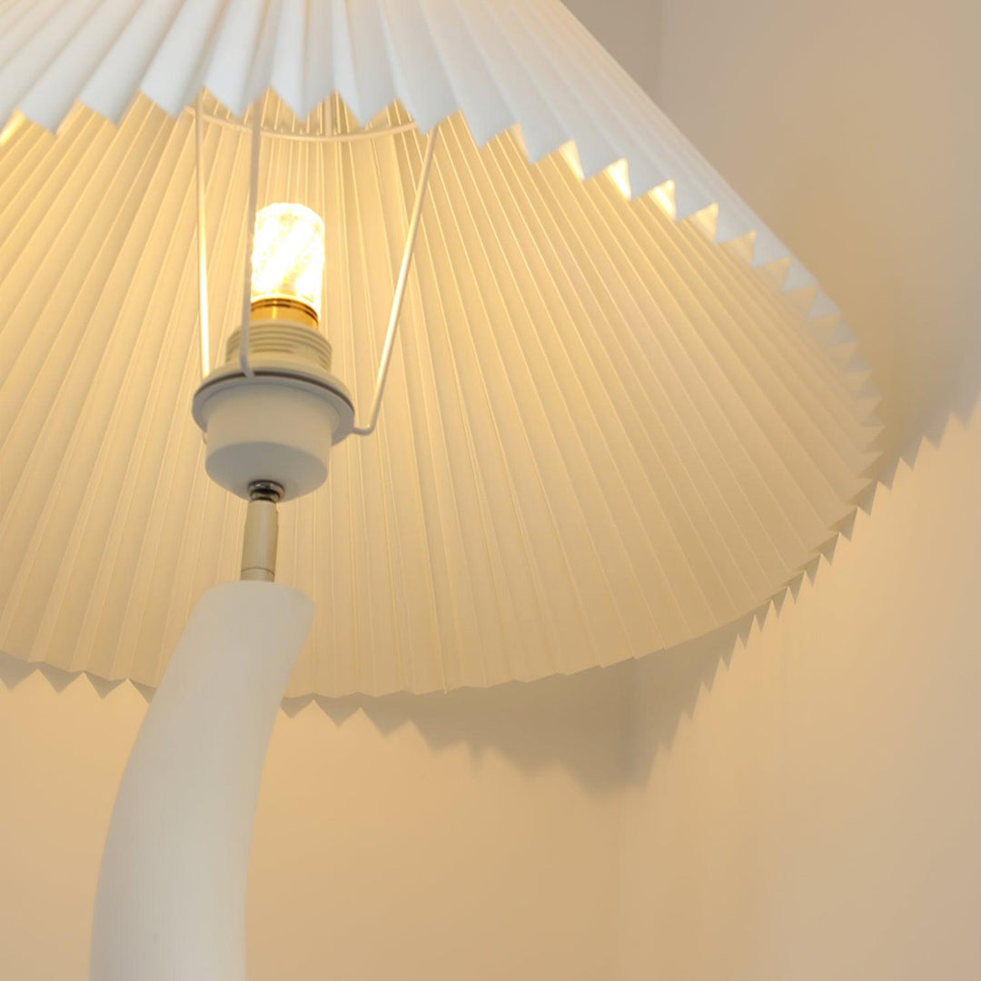 Vridna Plisserad Golvlampa