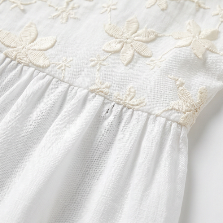 Floralé – Kobieca Blus z Haftowanymi Kwiatami w Stilu Peplum