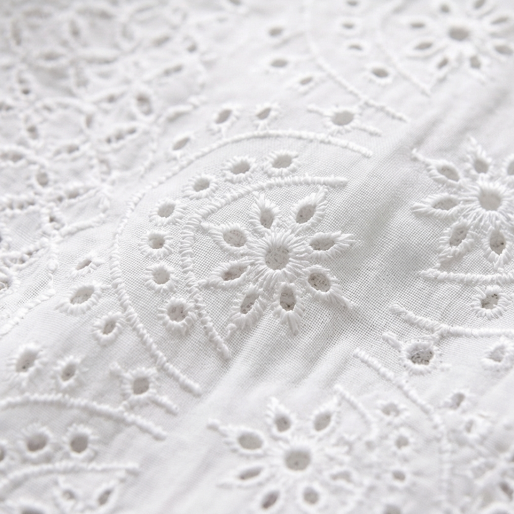 Florelle – Blus z broderad oczkiem i knappar