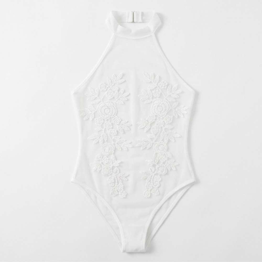 Floressa – Transparent body z broderi kwiatowym på halter