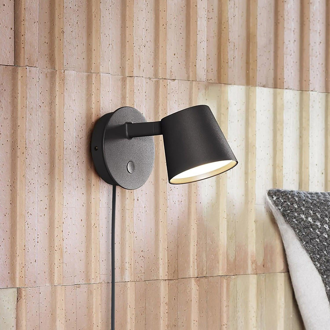 Tip Plug-In Vägglampa