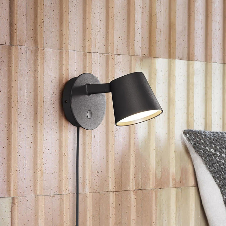 Tip Plug-In Vägglampa