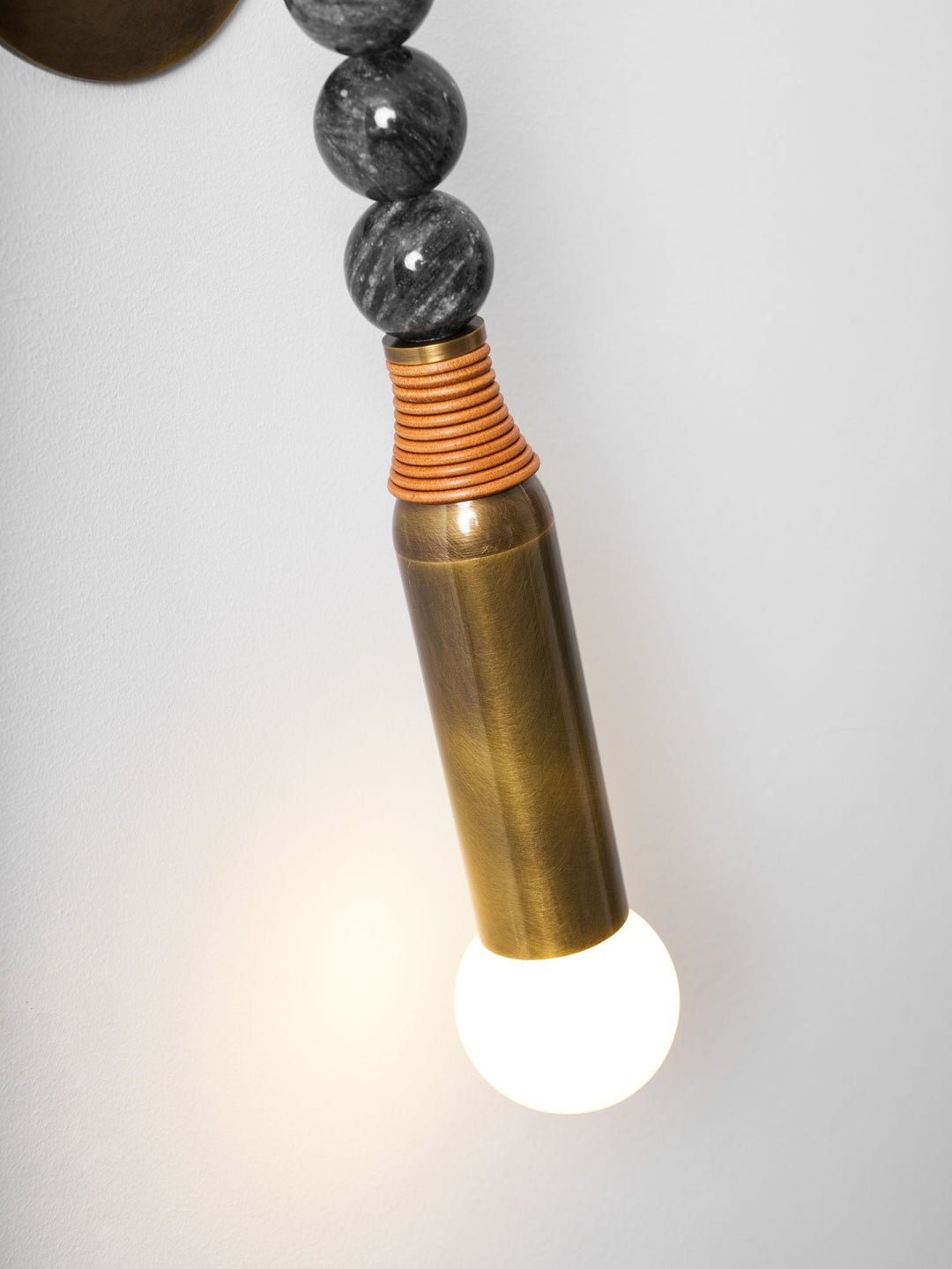 Toam Vägglampa