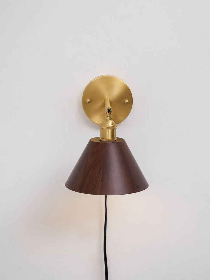 Vintage Trä Vägglampa Med Kontakt