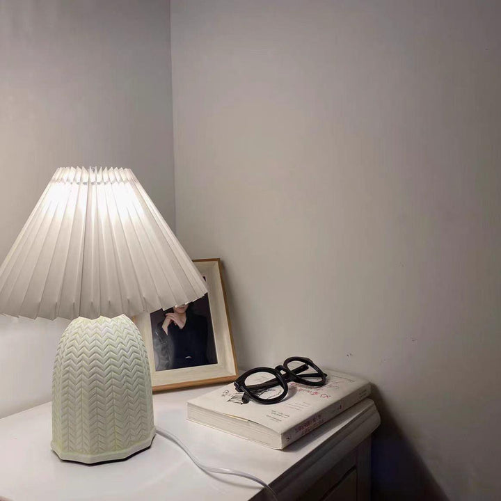 Vintage Fållad Bordslampa