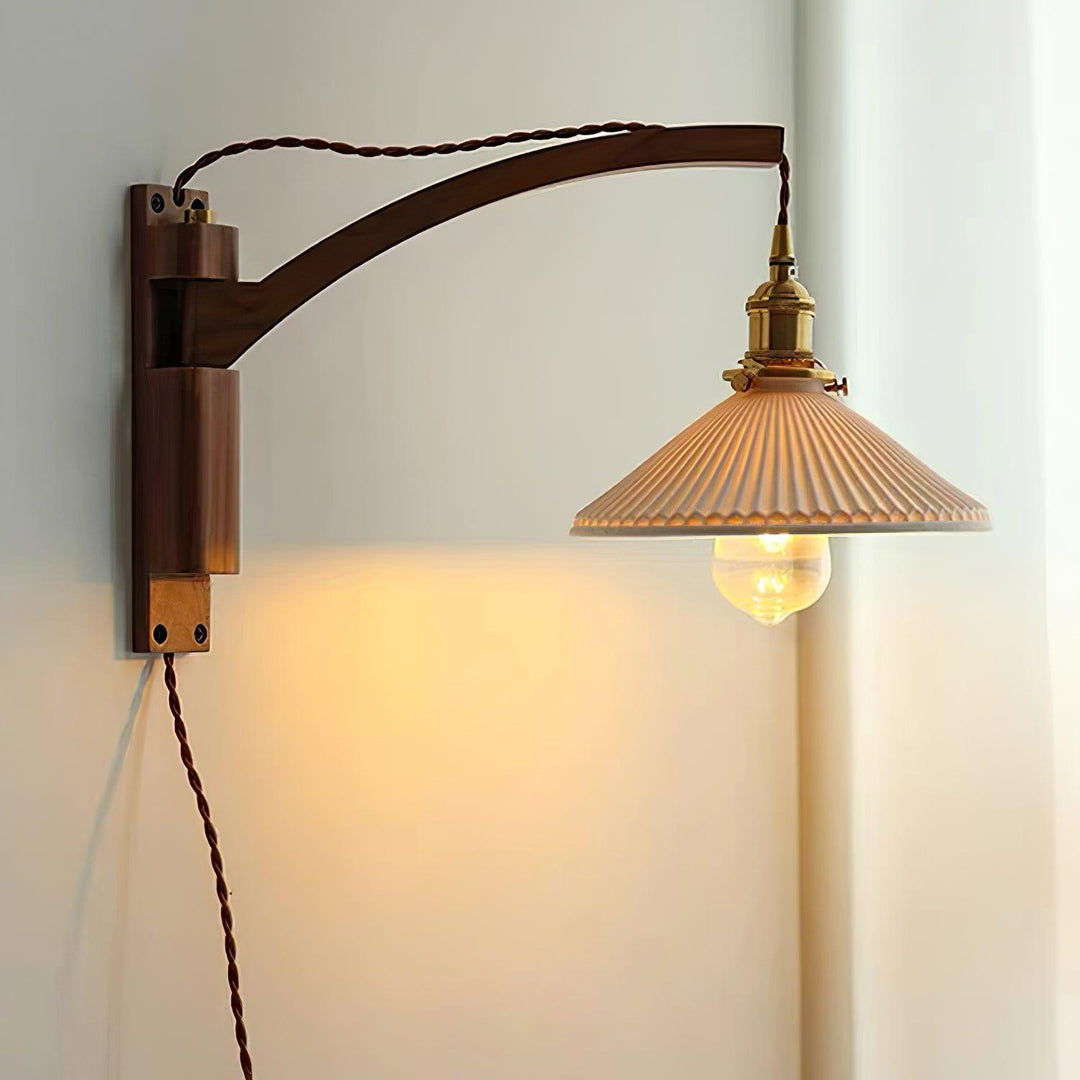 Valnöt Swing Arm Vägglampa