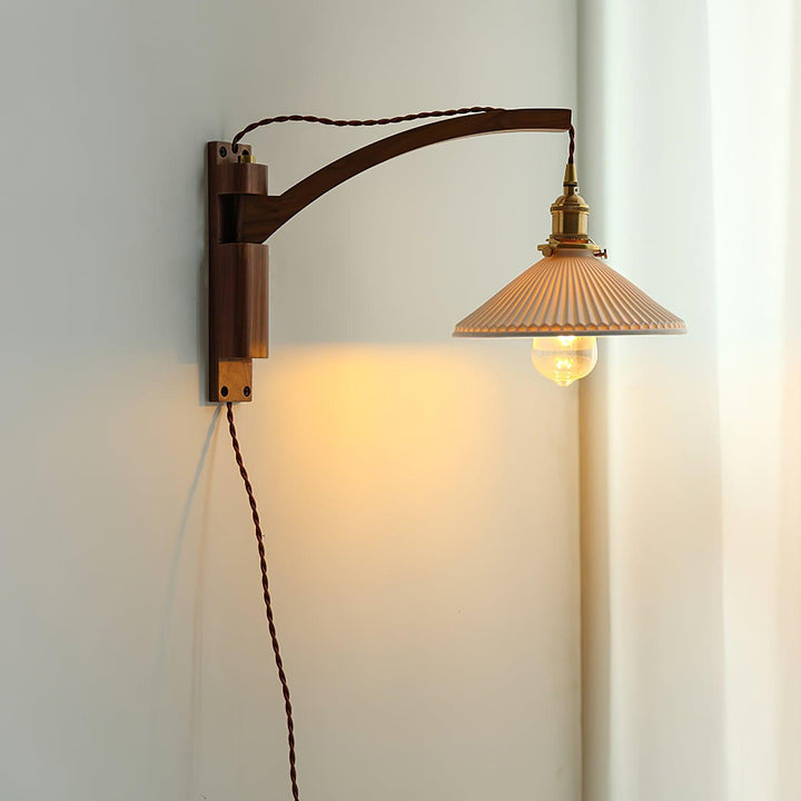 Valnöt Swing Arm Vägglampa