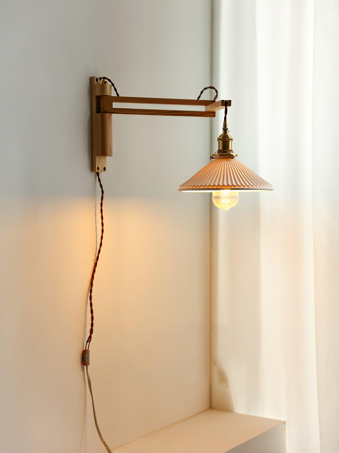 Valnöt Swing Arm Vägglampa
