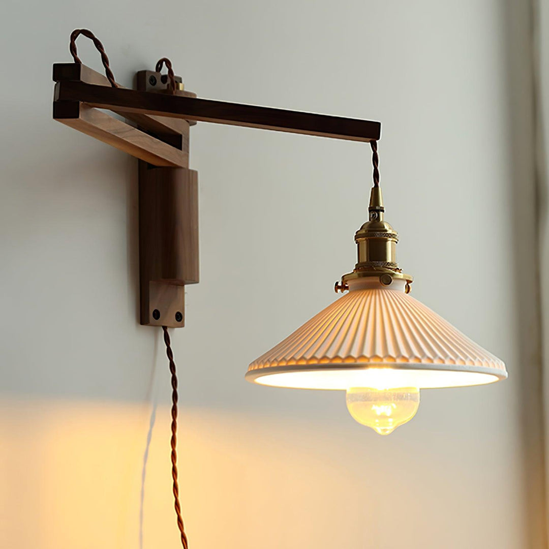 Valnöt Swing Arm Vägglampa