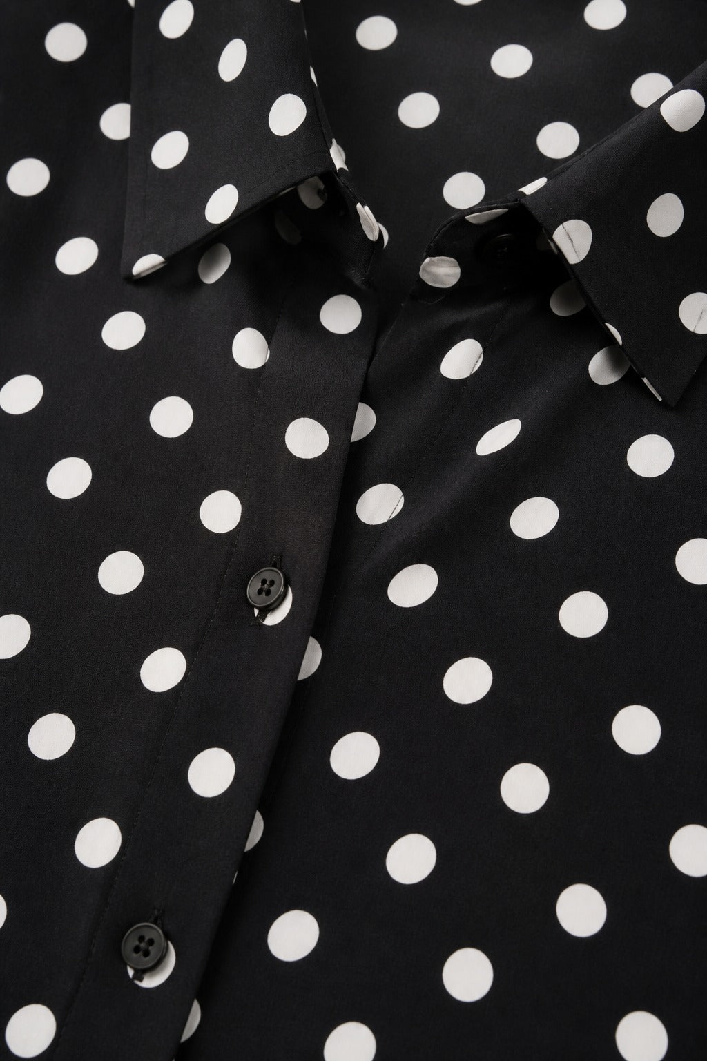 Wearbella – Blus med lång ärm w groszki z kołnierzykiem