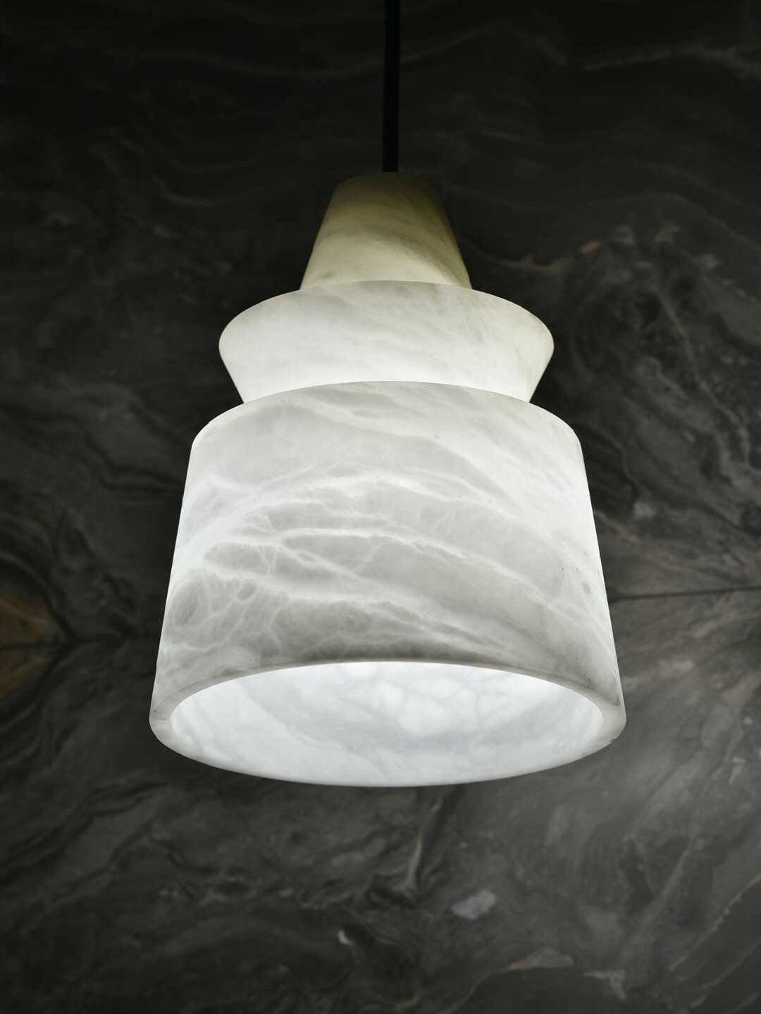 Strata Alabaster Pendellampa