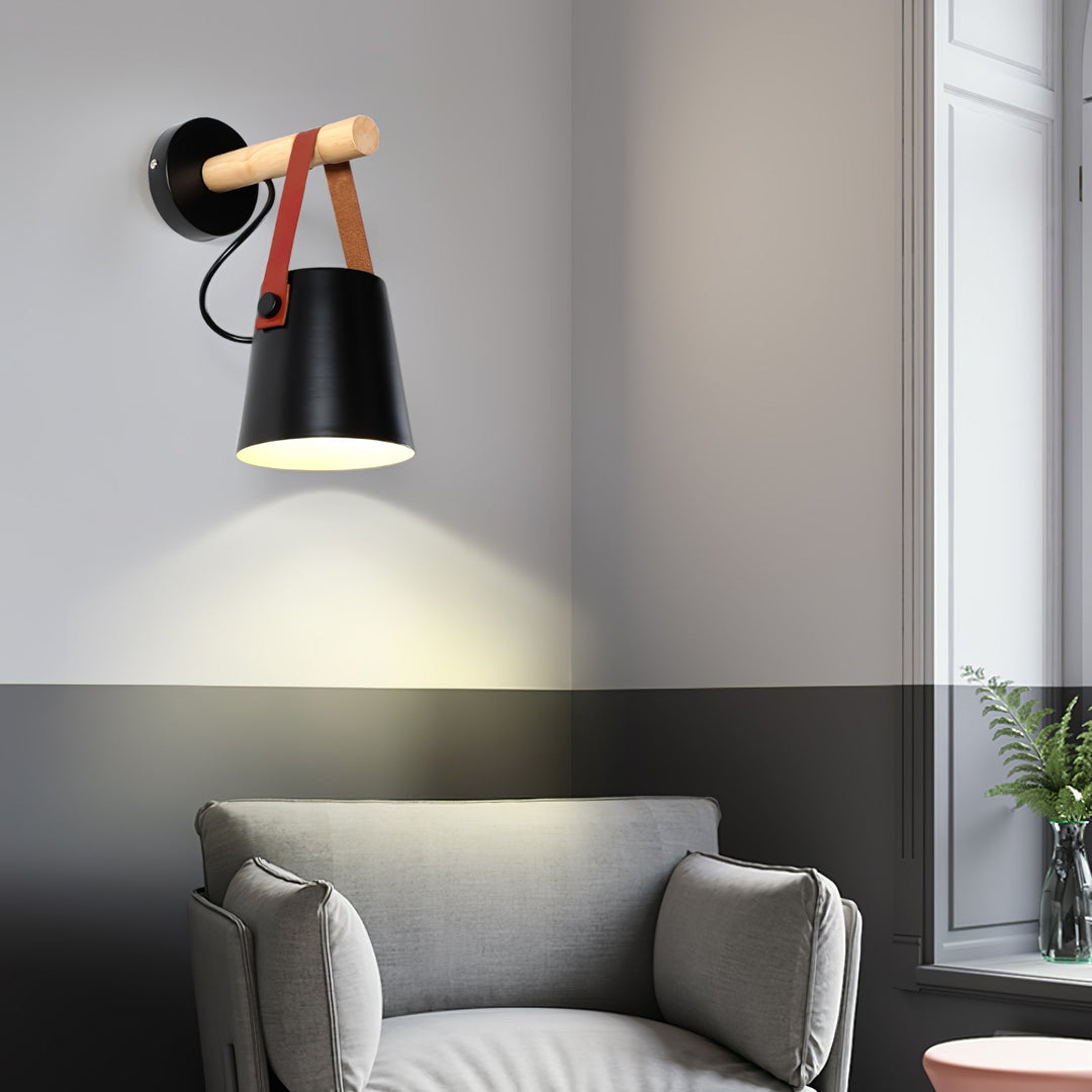 Träkonisk Vägglampa
