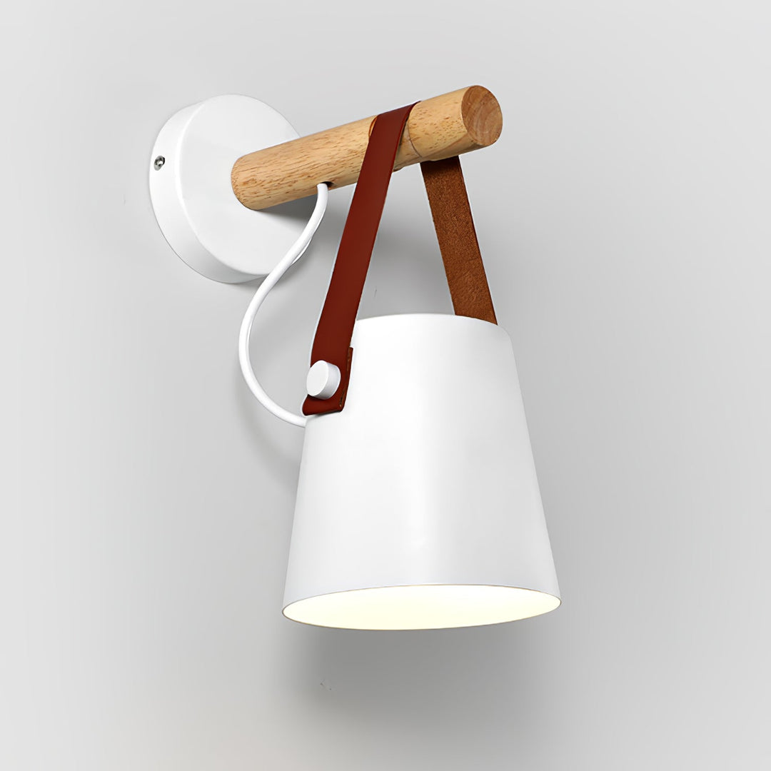 Träkonisk Vägglampa