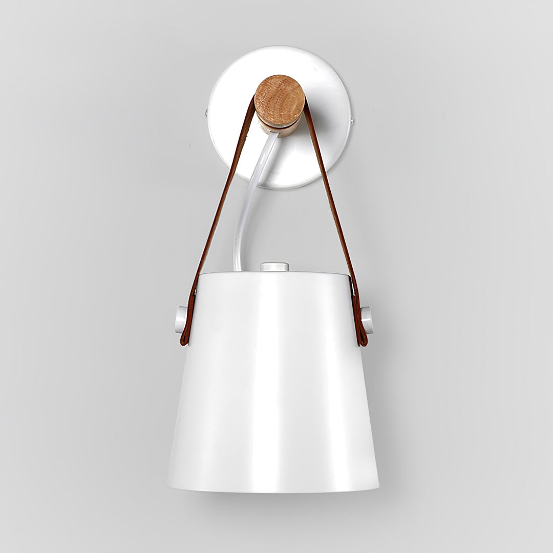 Träkonisk Vägglampa