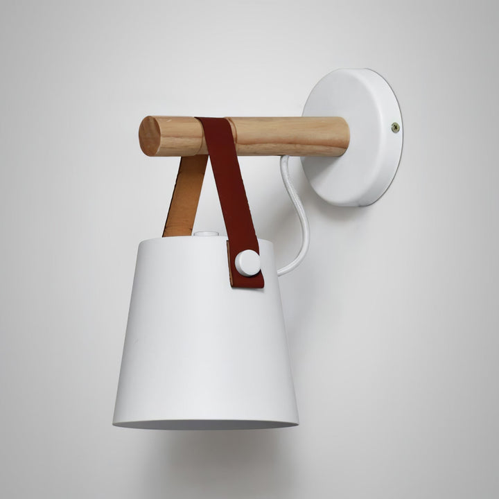 Träkonisk Vägglampa