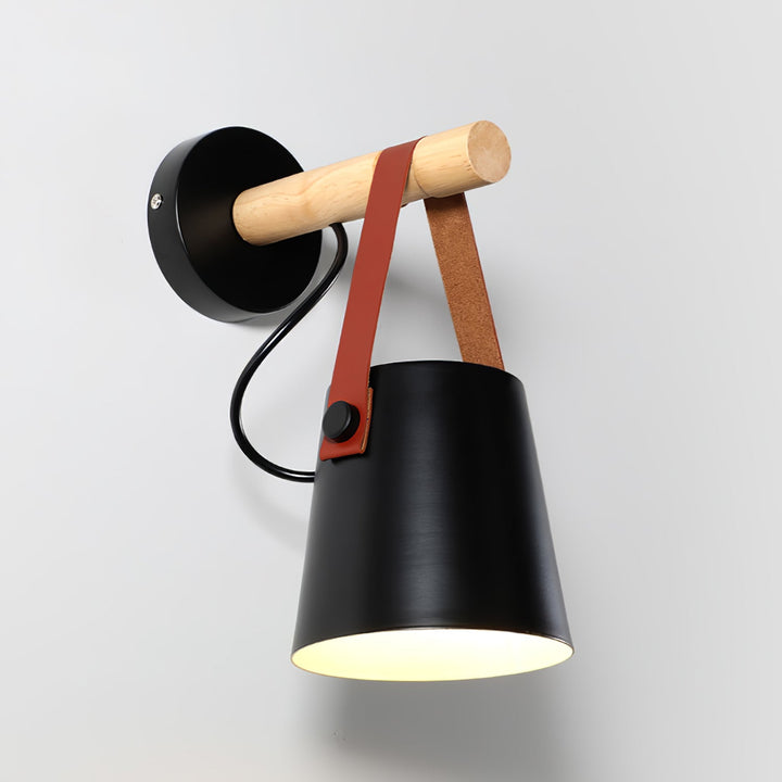 Träkonisk Vägglampa