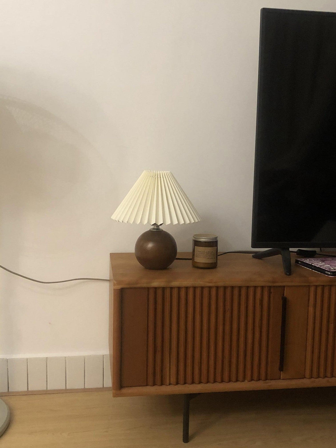 Träplisserad Bordslampa