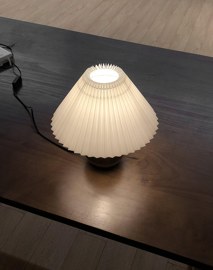 Träplisserad Bordslampa