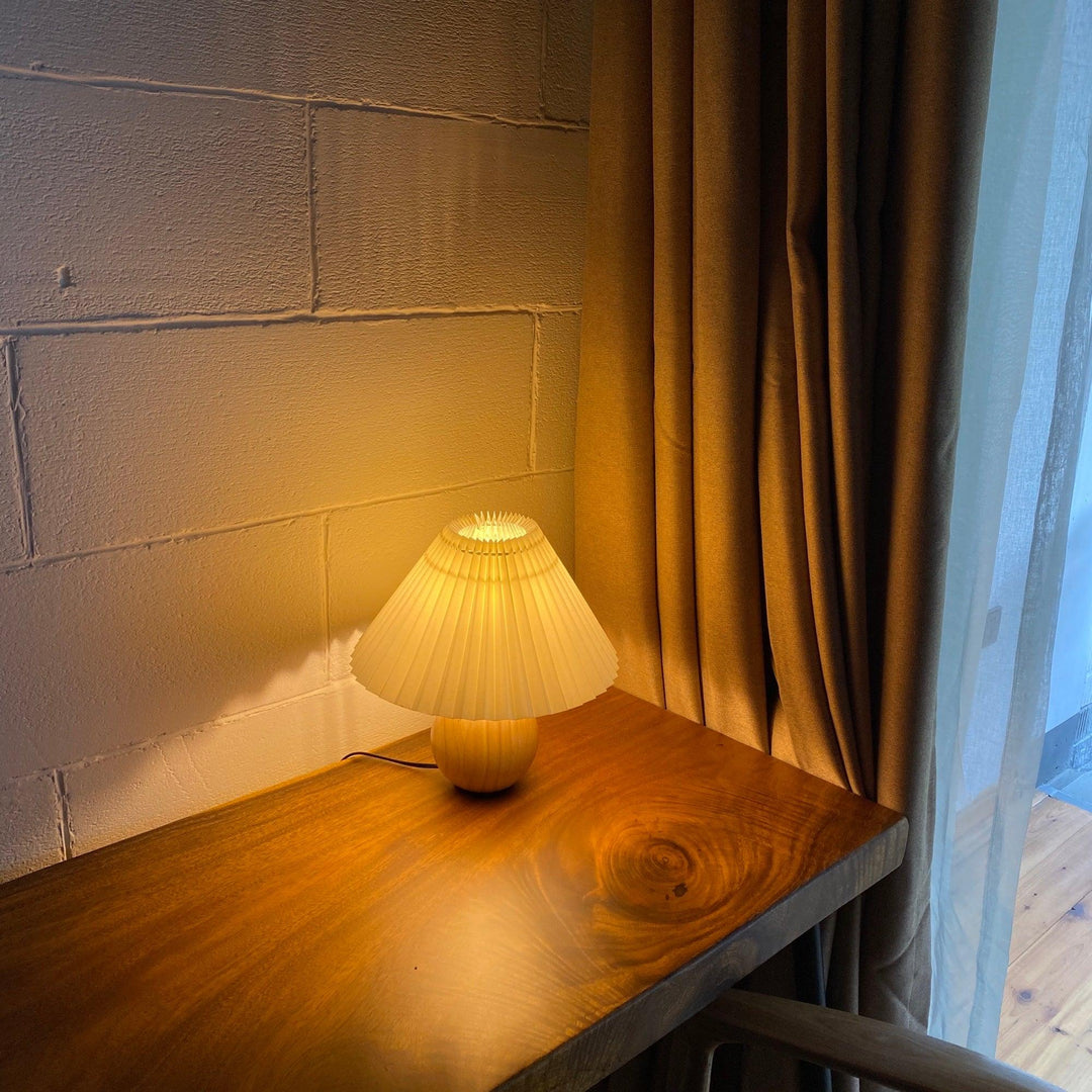 Träplisserad Bordslampa