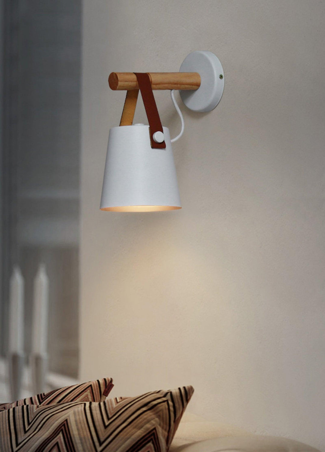 Träkonisk Vägglampa