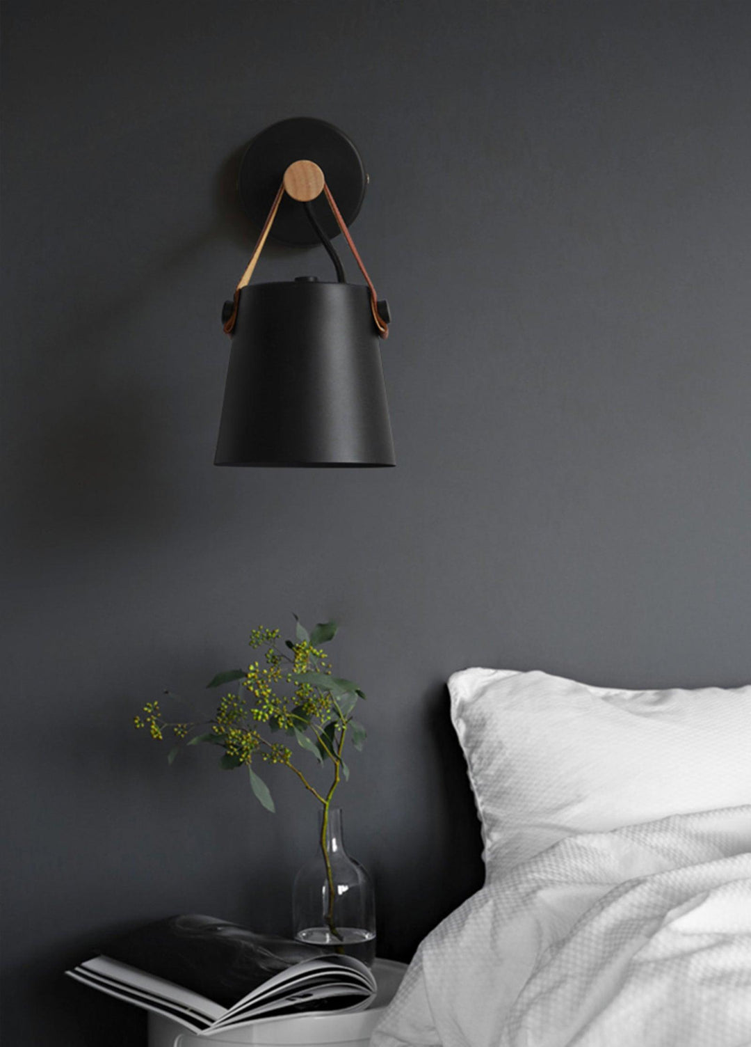 Träkonisk Vägglampa