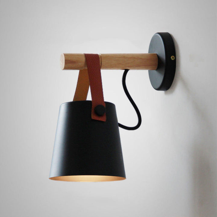 Träkonisk Vägglampa
