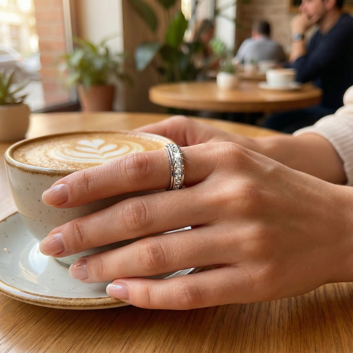 Serenova Roterande sig Ring z Cyrkoniami
