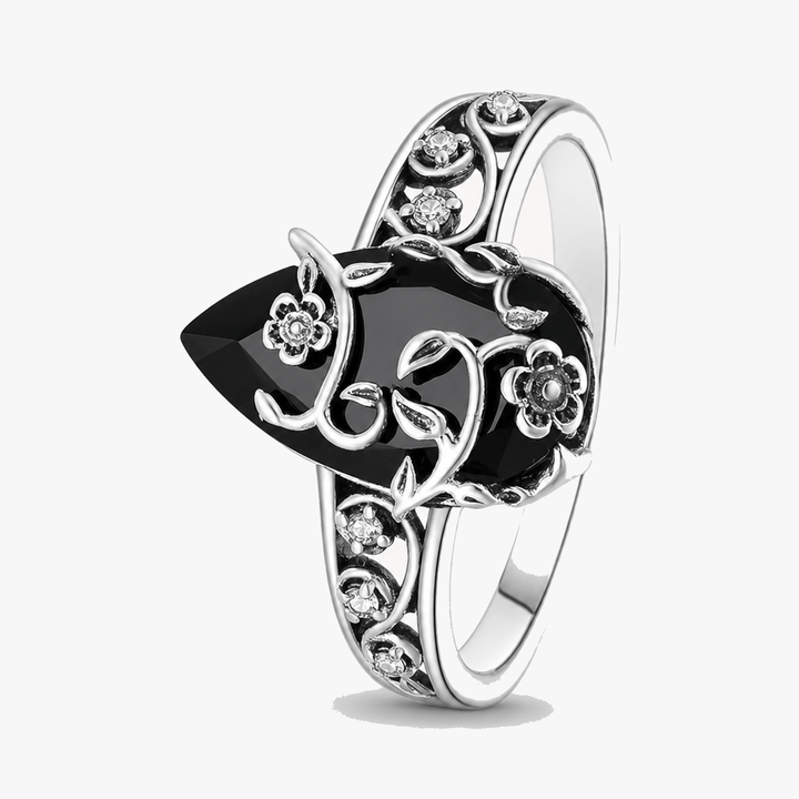 Noireva – Vintage Ring z Filigranowym Vinrödroślą