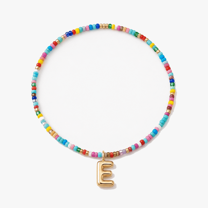 Liora – Färgowy Halsband z Beadami z Inicjałem