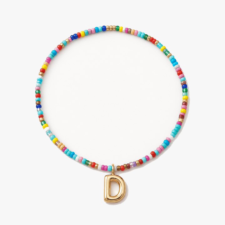 Liora – Färgowy Halsband z Beadami z Inicjałem