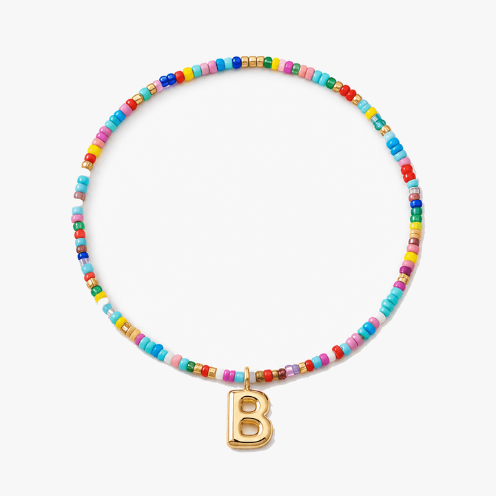 Liora – Färgowy Halsband z Beadami z Inicjałem