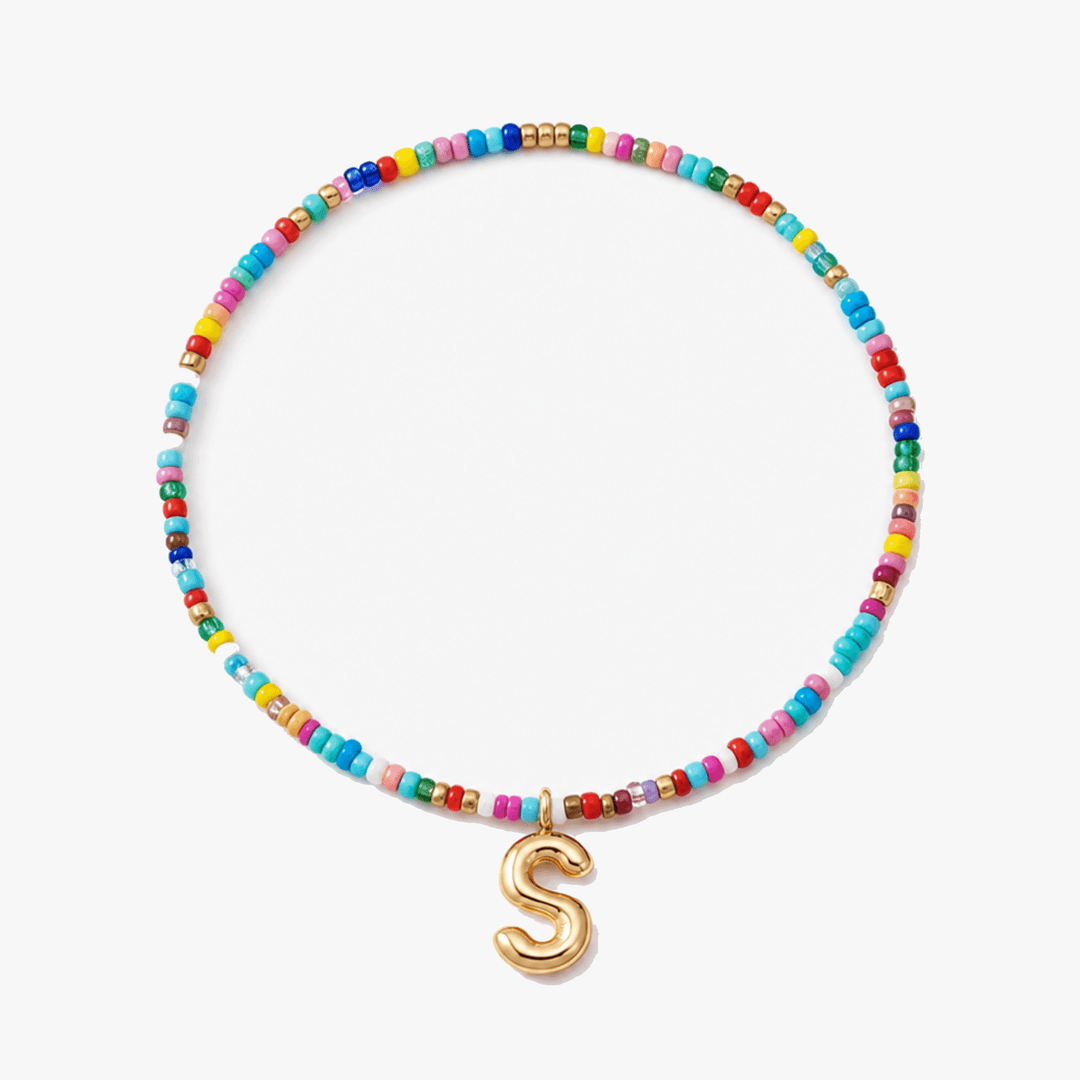 Liora – Färgowy Halsband z Beadami z Inicjałem