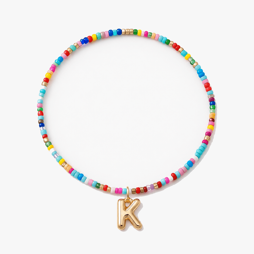 Liora – Färgowy Halsband z Beadami z Inicjałem