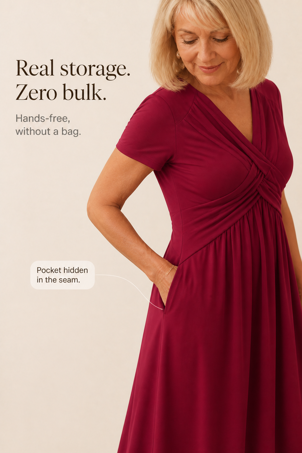 Wearbella – Klänning midi z plisami i kieszeniami w dekolcie V