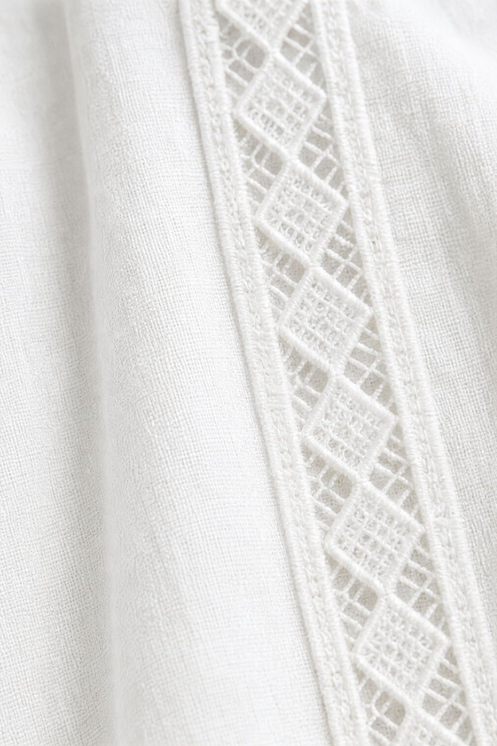 Wearbella – Blus med lång ärm w stilu koronkowym z urringning w v-ringning