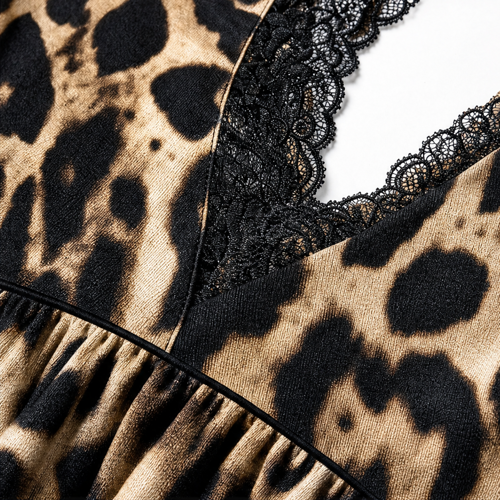 Veloura – Klänning midi w leopardmönster z koronkowym urringning w v-ringning