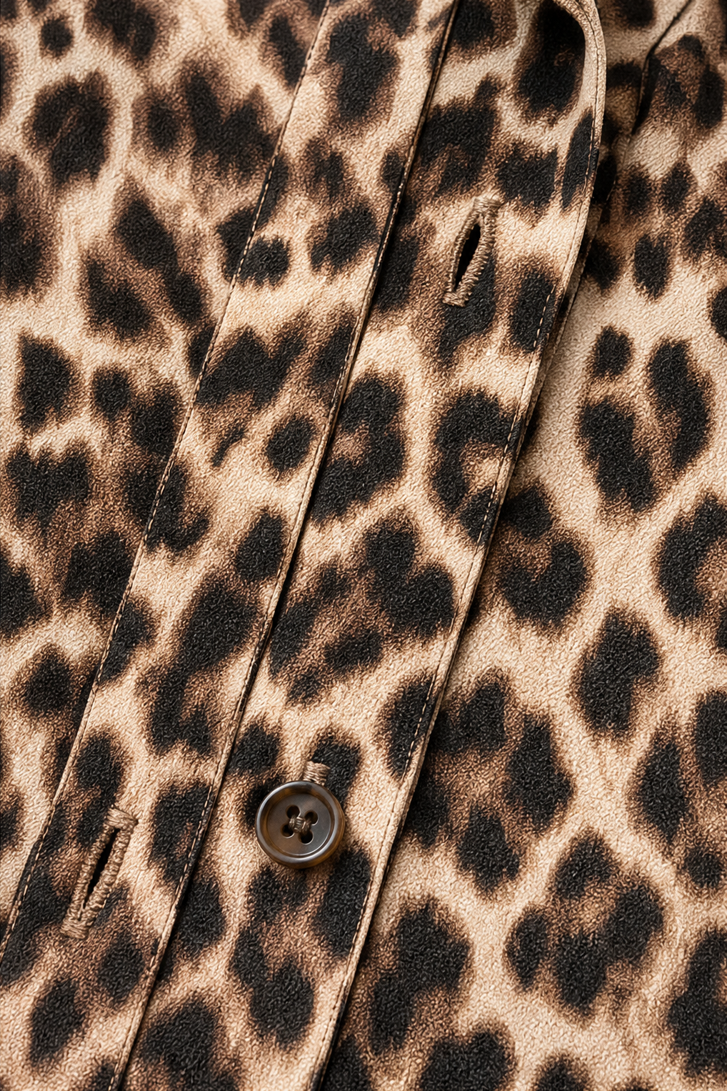 Leocara – Klänning maxi w leopardmönster z guzikiem framtill