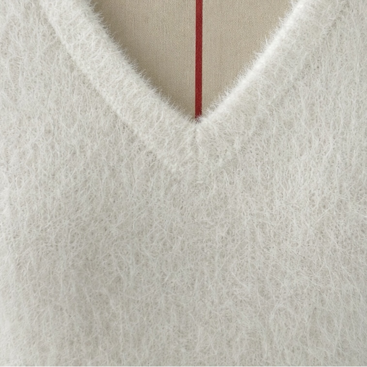 Veloura – Mini Klänning z Fuzzy-Knit i Urringning w V-ringning