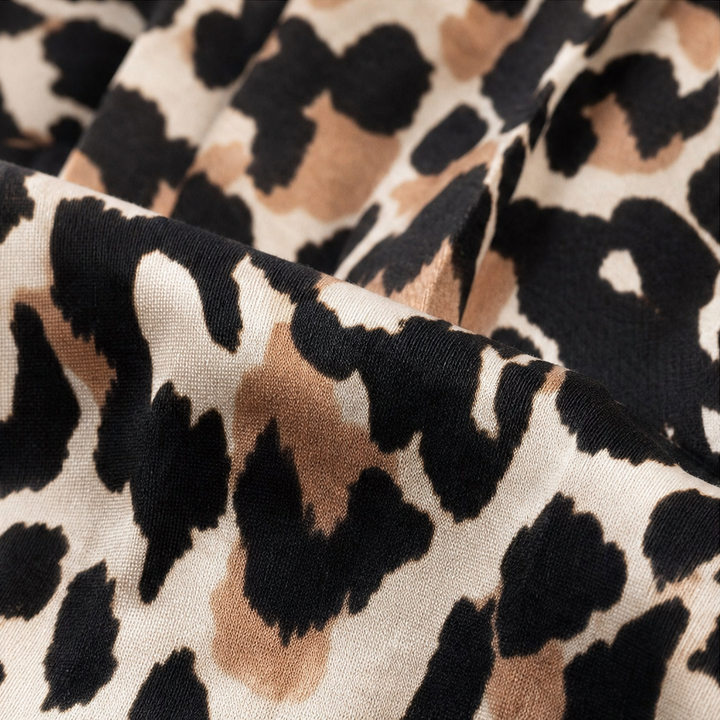 Wearleta – Blus z falbanami w stilu peplum z kontrastowymi ręKaffemi w leopardzie