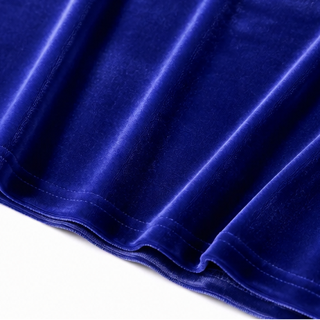 Wearbella – Klänning z urringning i form av czołgu i ręKaffemi z cekinów