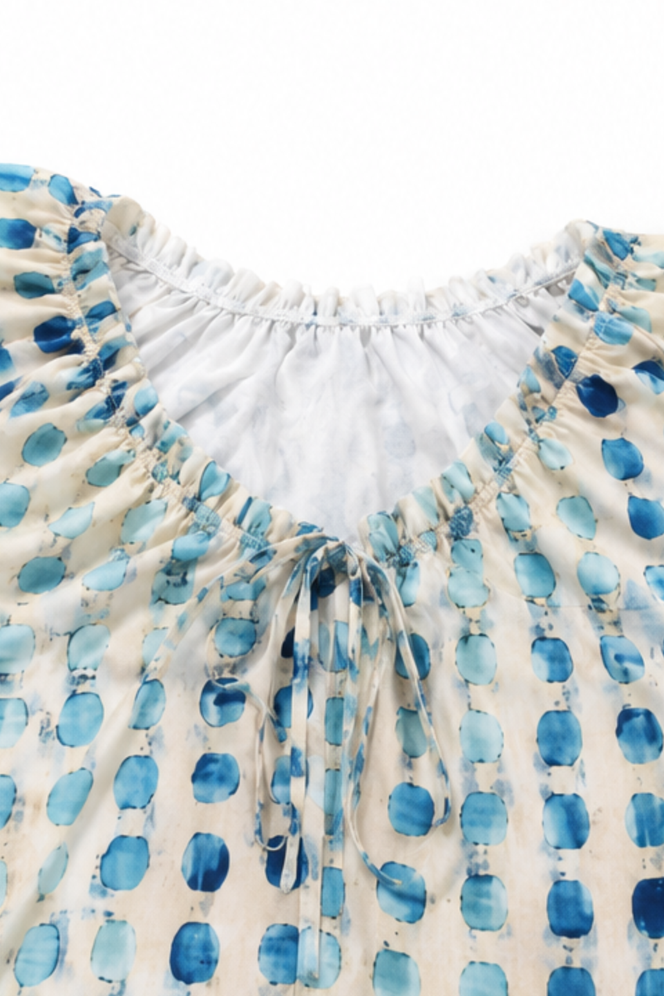 Vivelyn – Blus boho z falbanami i wiązaniem vid hals
