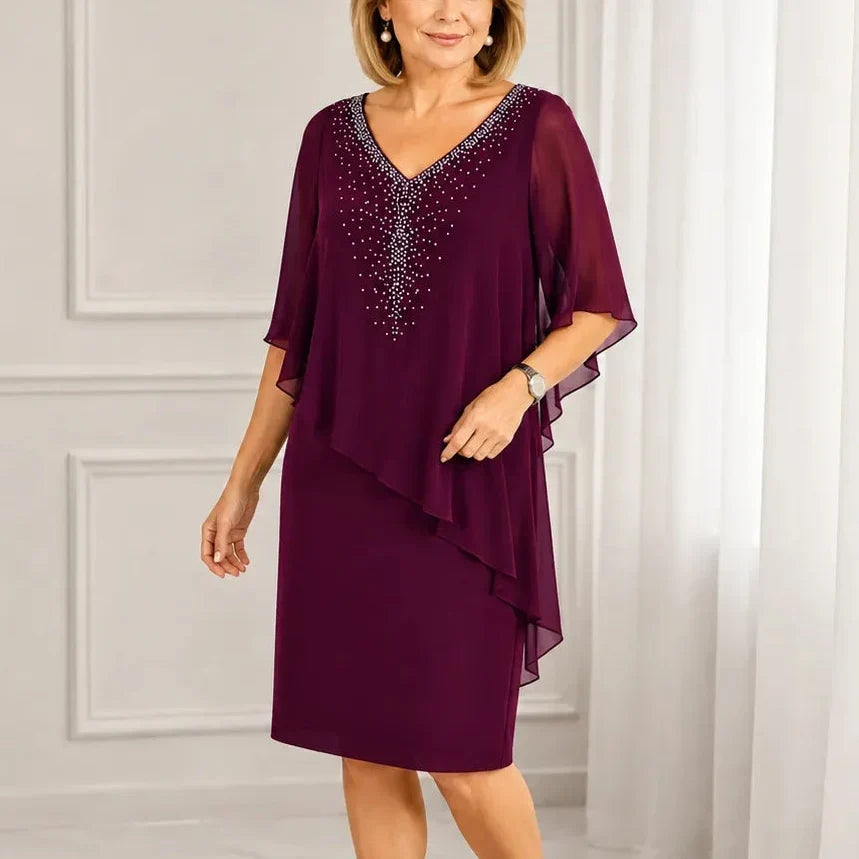 Wearbella – Klänning z peleryną, som omija kłopoty z szalem